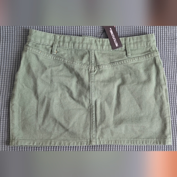 2 Mini Skirts - Picture 6 of 7